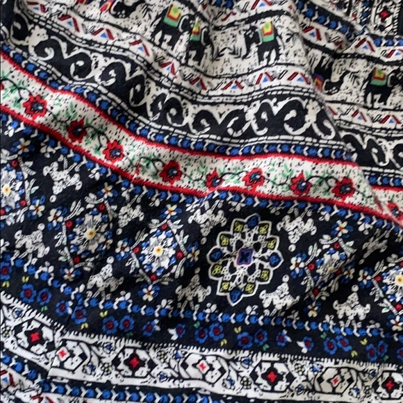 NWOT juniors shorts 15-17 (XL-XG) - Picture 2 of 3